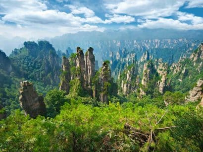 TRƯƠNG GIA GIỚI – PHƯỢNG HOÀNG CỔ TRẤN